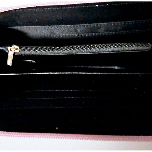 Wristlet Wallet Pink Embossed Pineapple NIU Boutique Goldtone Embellishments New - Picture 7 of 12